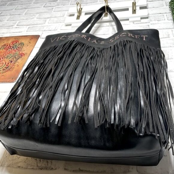 Victoria’s Secret Faux Leather Fringe Tote Bag Large - Picture 4 of 9